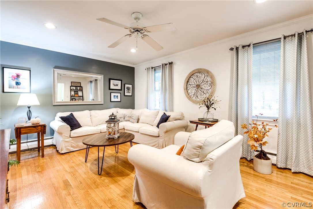 Living Room w/ hardwood floor