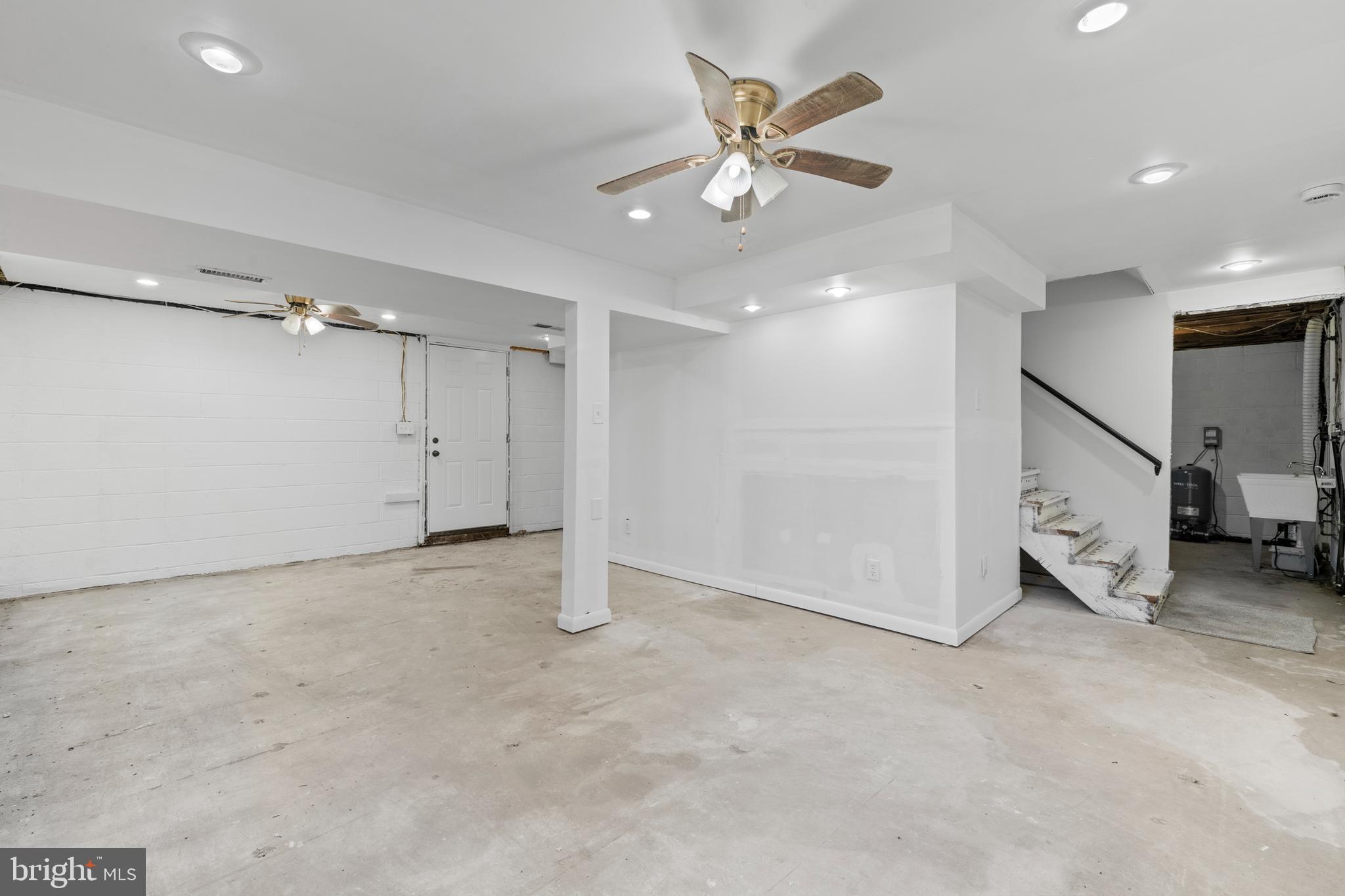 6912 Stratford Drive Sykesville, MD 21784 - Photo 30 of 46 a view of an empty room