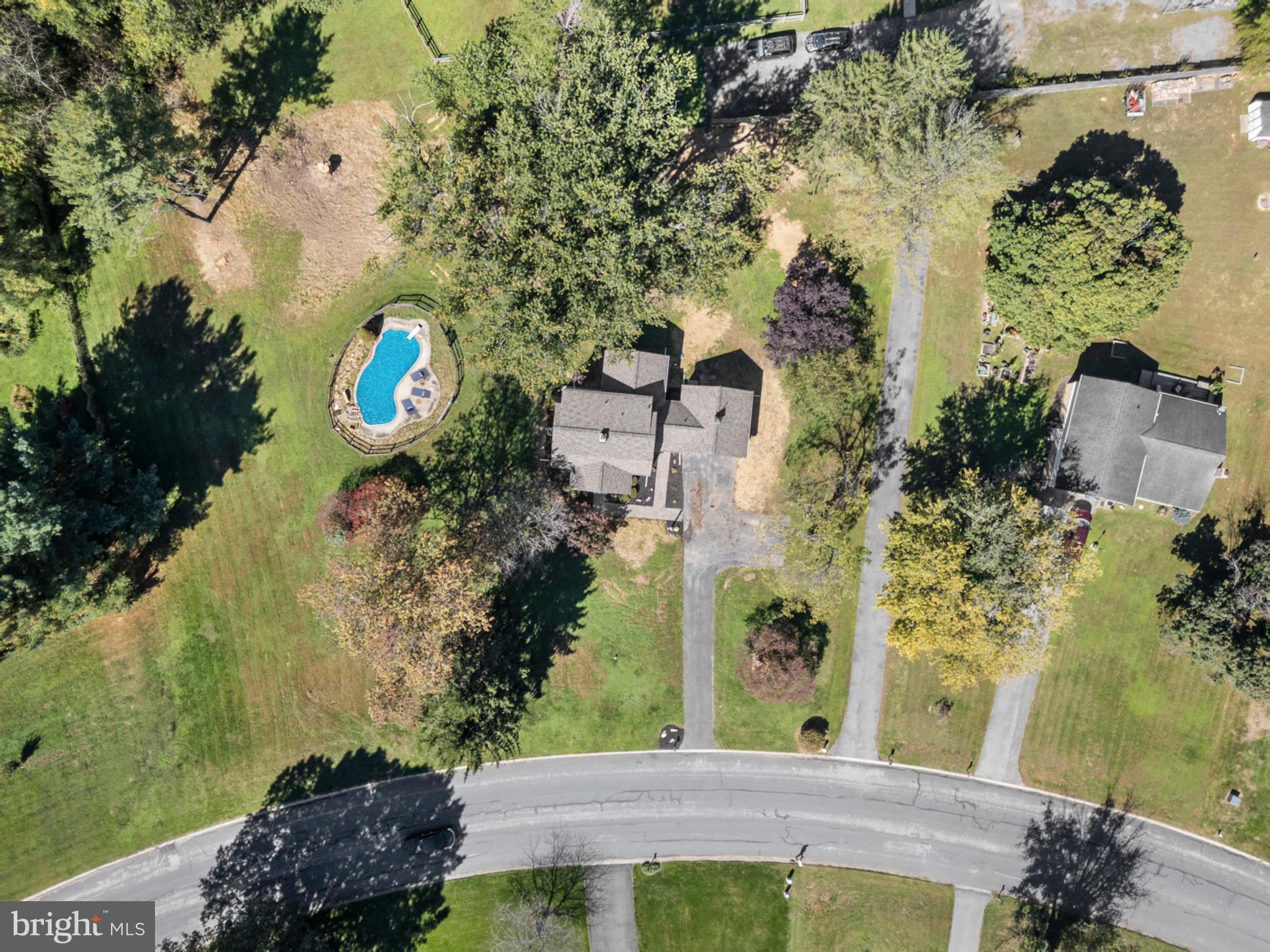 6912 Stratford Drive Sykesville, MD 21784 - Photo 44 of 46 an aerial view of a house with a garden