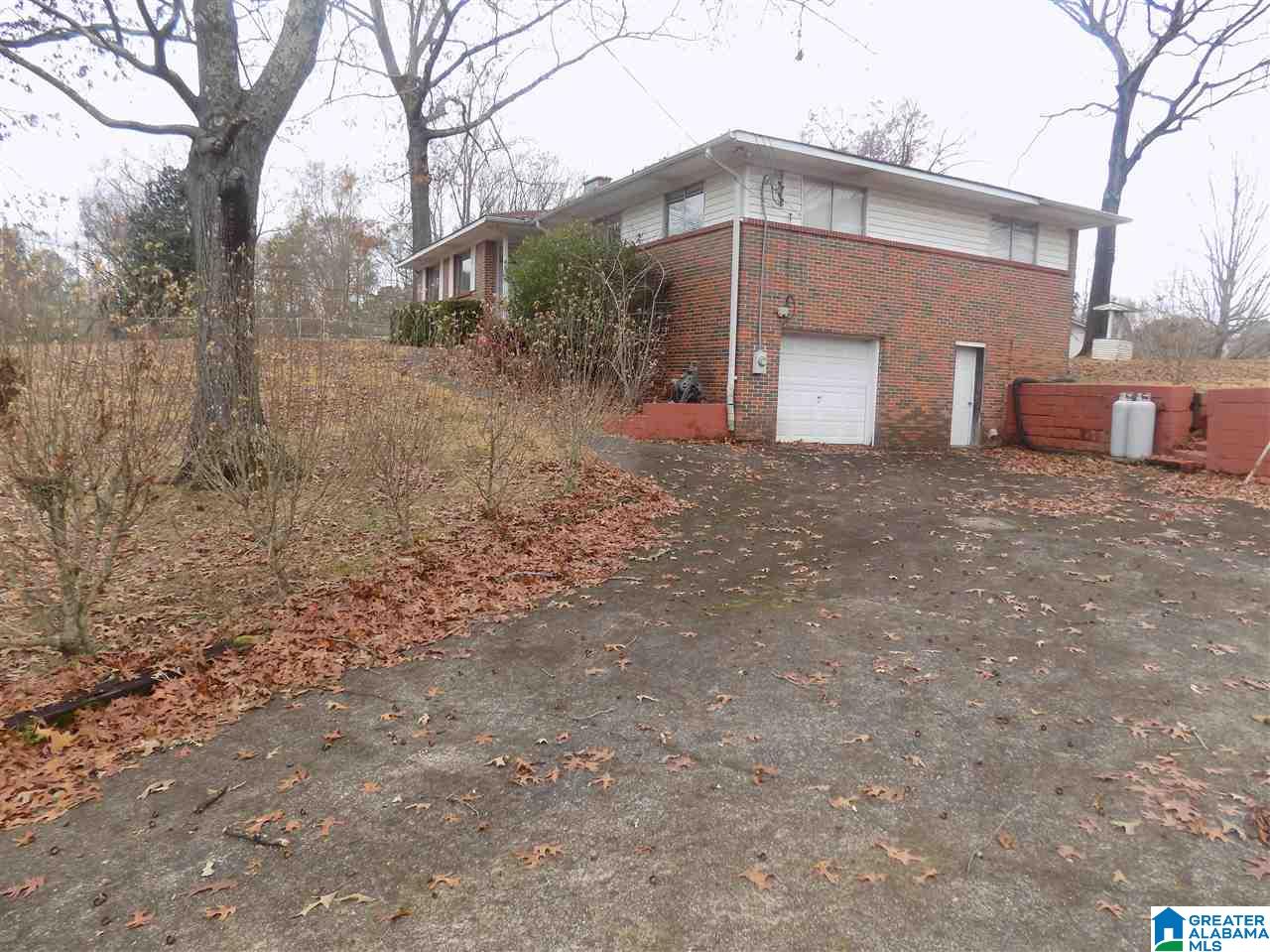 5263 Shady Crest Road Adamsville, AL 35005 - Photo 3 of 20