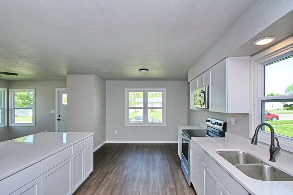 945 Prairie Ridge Road North Liberty, IA 52317 - Photo 12 of 30 Gallery Image 12