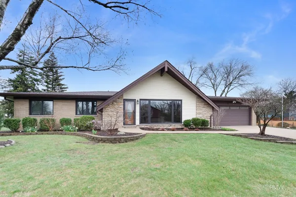 $499,900 | 21W301 Par Lane, Itasca, IL 60143