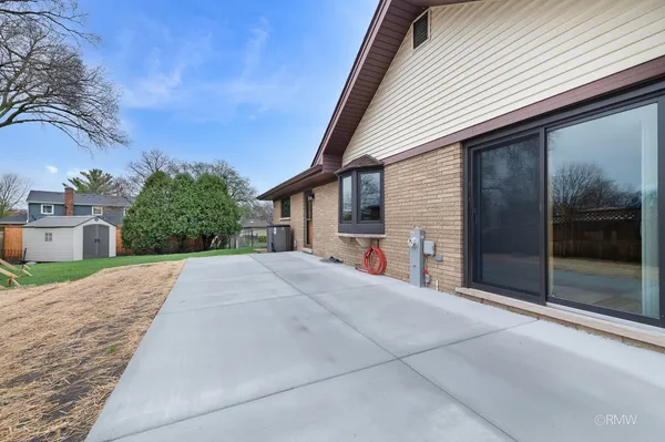 $499,900 | 21W301 Par Lane, Itasca, IL 60143