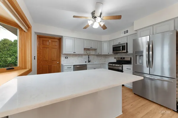$499,900 | 21W301 Par Lane, Itasca, IL 60143