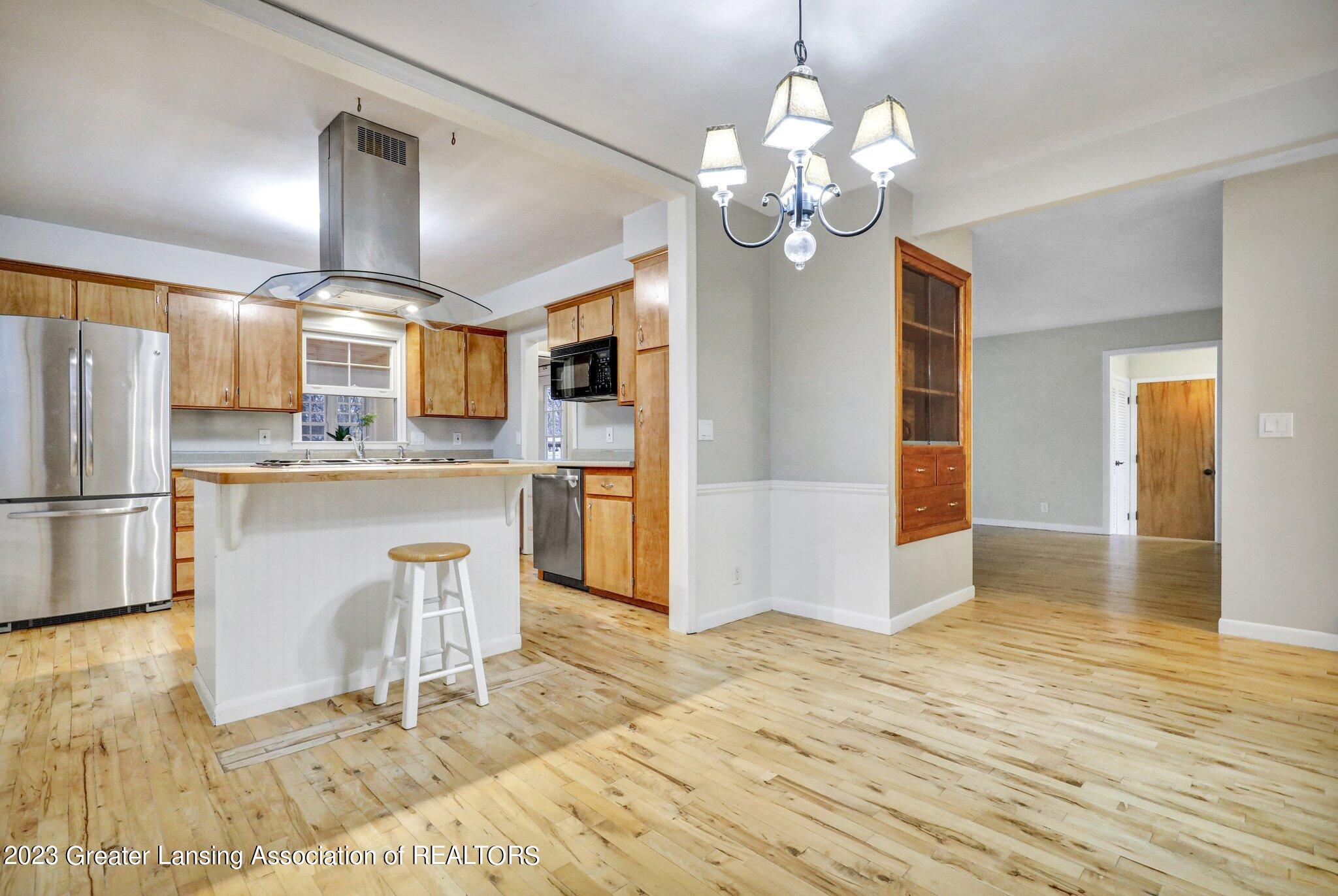 1214 Chester Road Lansing, MI 48912 - Photo 13 of 32 17-web-or-mls-Open Ended Media-17