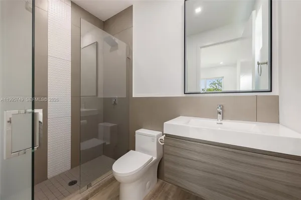 $10,000 | 3162 Plaza Street, Coconut Grove, FL 33133