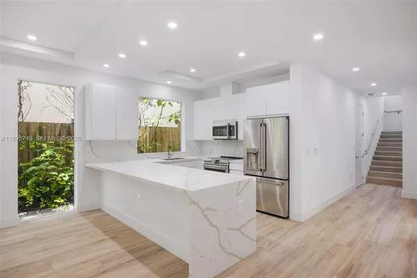 $10,000 | 3162 Plaza Street, Coconut Grove, FL 33133