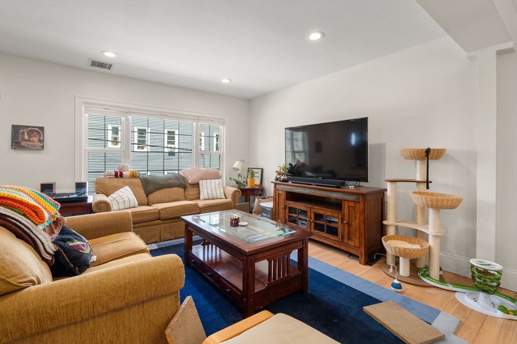 16 Plainfield Street Boston, MA 02130 - Photo 25 of 32 Gallery Image 25