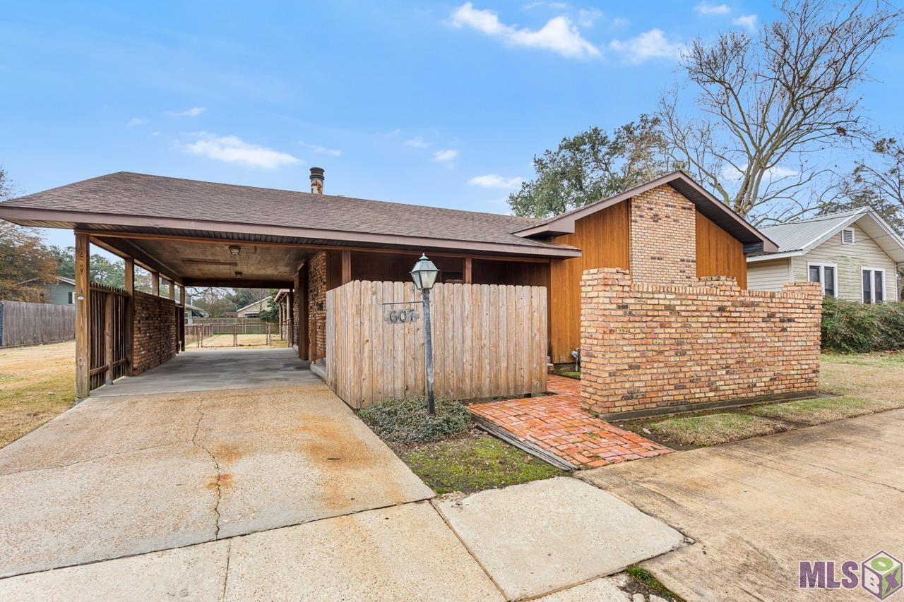607 Court Street Port Allen, LA 70767 - Photo 1 of 24