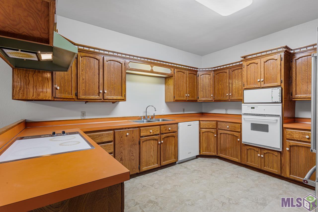 607 Court Street Port Allen, LA 70767 - Photo 11 of 24