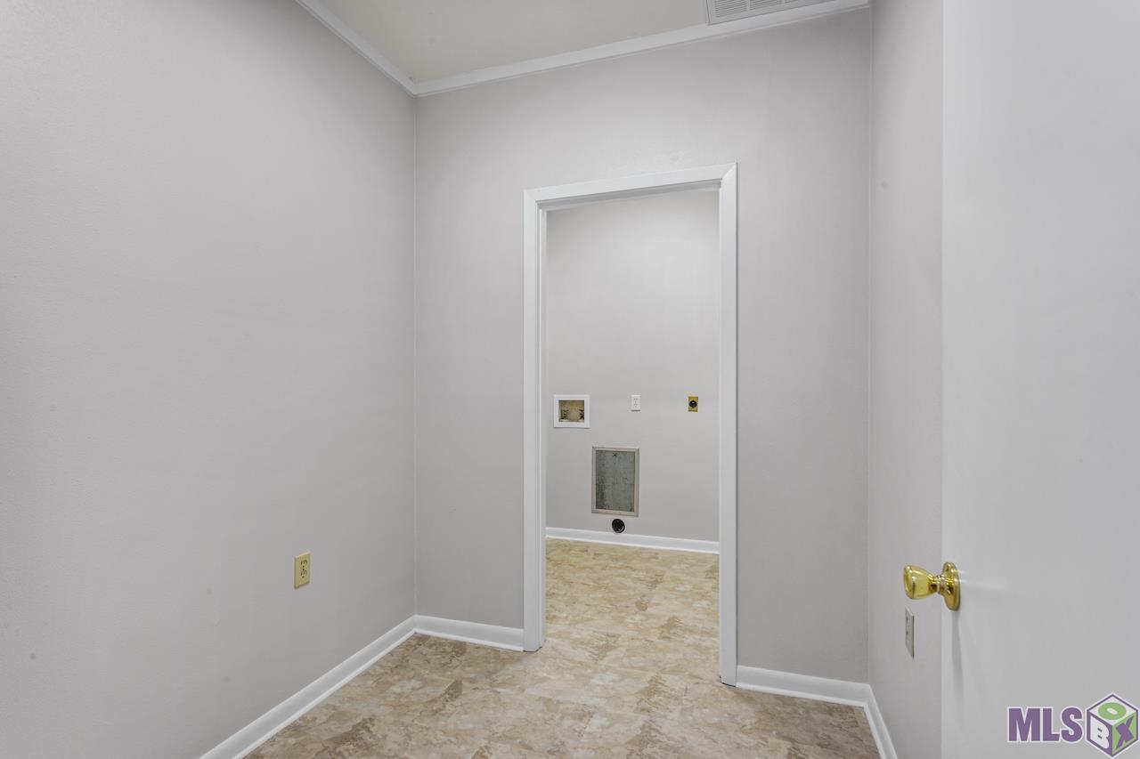607 Court Street Port Allen, LA 70767 - Photo 13 of 24