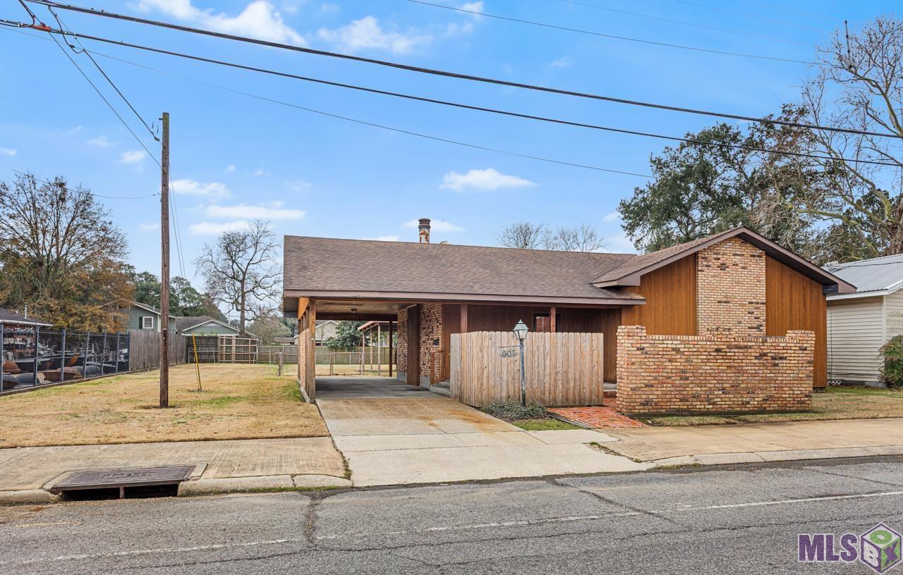 607 Court Street Port Allen, LA 70767 - Photo 2 of 24