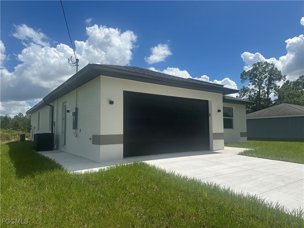 315 Austin Avenue Lehigh Acres, FL 33974 - Photo 2 of 25
