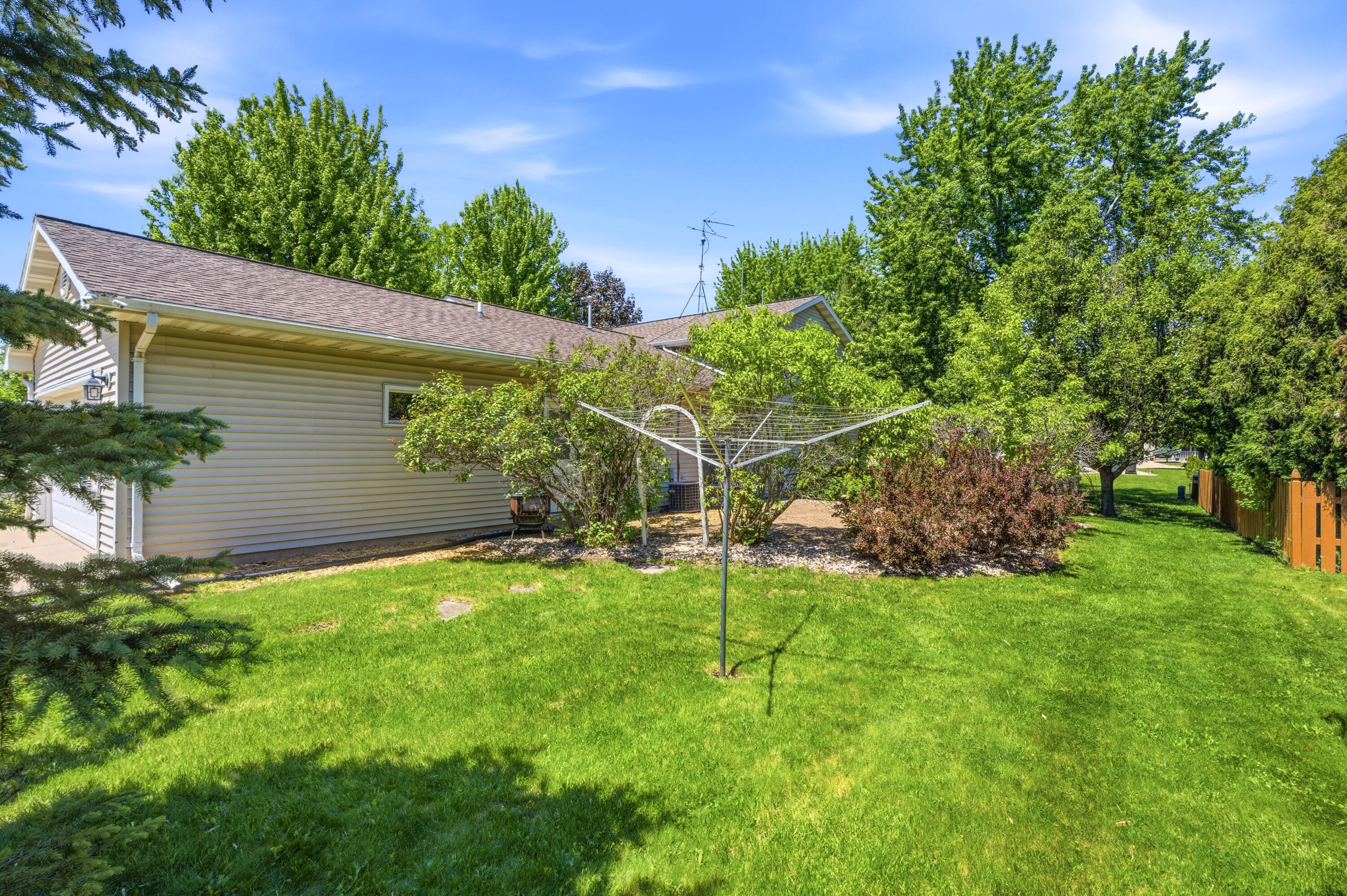 271 Southview Road Fond du Lac, WI 54935 - Photo 40 of 43 Photo-33 (8)