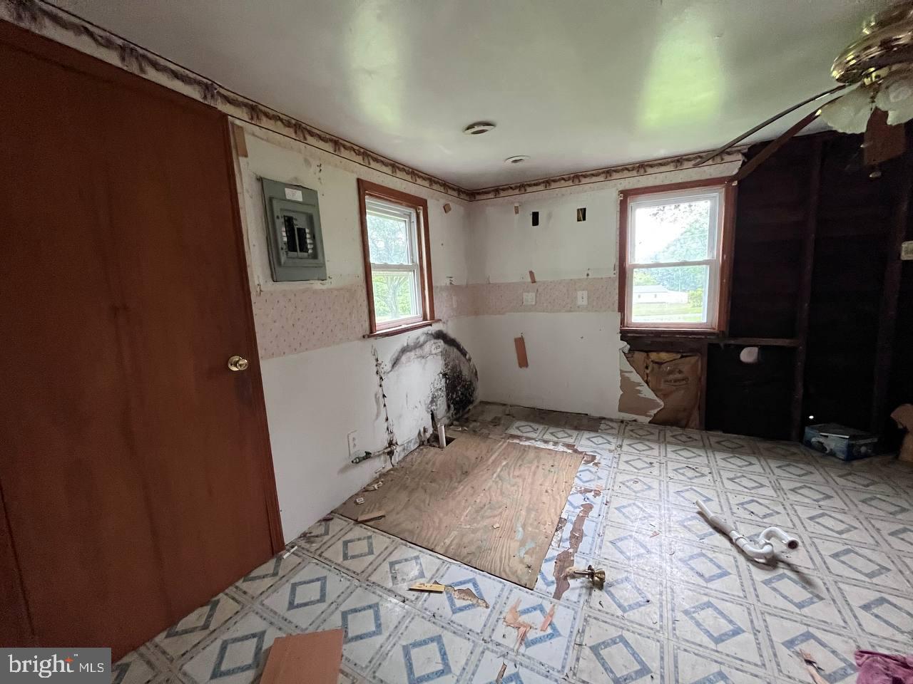 132 Thomas Road New Castle, PA 16101 - Photo 32 of 51
