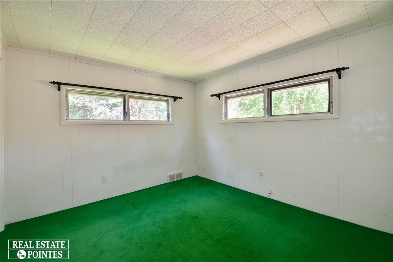 1699 Severn Road Grosse Pointe Woods, MI 48236 - Photo 23 of 28