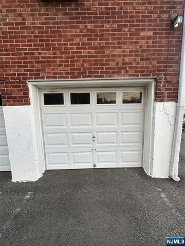 $1,800 | 109 Midland Avenue, Unit 1B, River Edge, NJ 07661