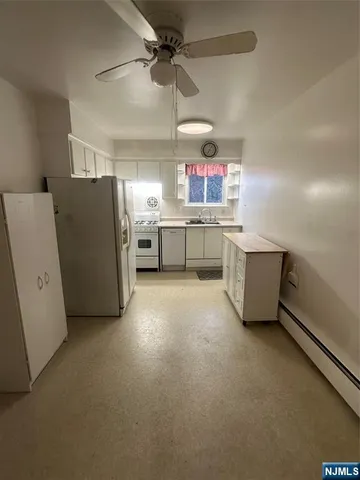 $1,800 | 109 Midland Avenue, Unit 1B, River Edge, NJ 07661