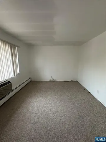 $1,800 | 109 Midland Avenue, Unit 1B, River Edge, NJ 07661