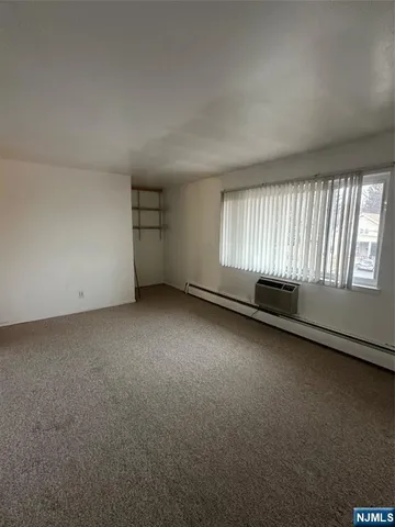 $1,800 | 109 Midland Avenue, Unit 1B, River Edge, NJ 07661