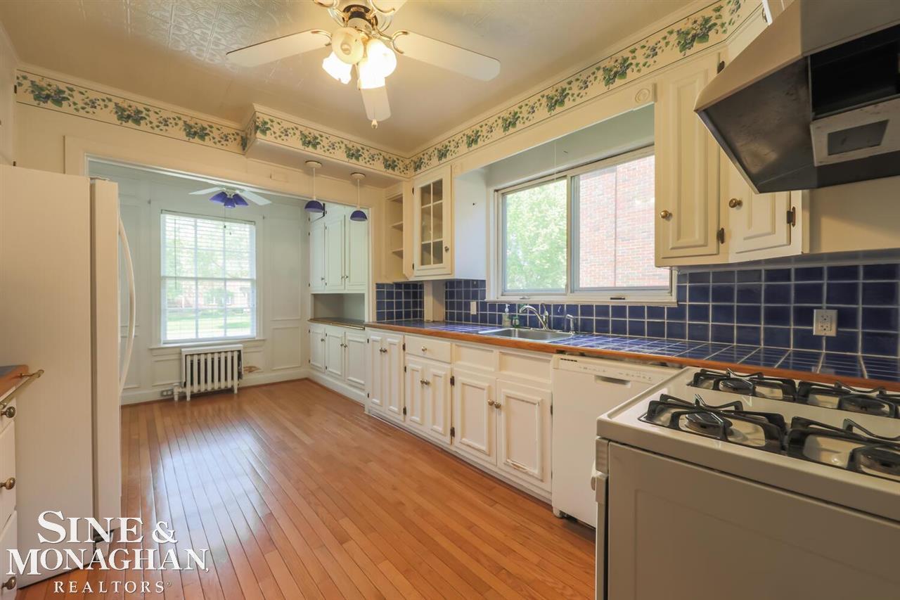 720 Trombley Road Grosse Pointe Park, MI 48230 - Photo 17 of 54