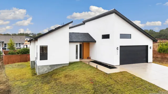 $420,000 | 217 Peter Kleid Loop, Blanco, TX 78606