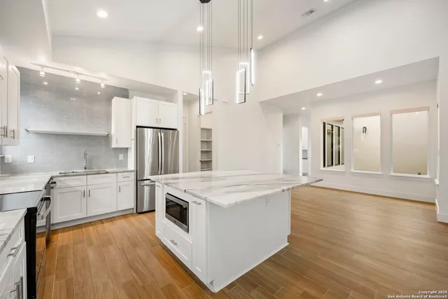 $420,000 | 217 Peter Kleid Loop, Blanco, TX 78606