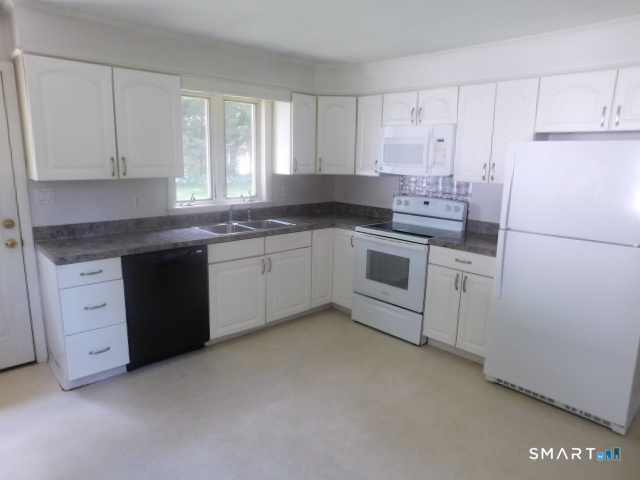 12 Rozum Circle Prospect, CT 06712 - Photo 33 of 33 apartment kitchen