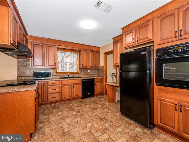 14244 Windy Haven Road Smithsburg, MD 21783 - Photo 12 of 52 kitchen