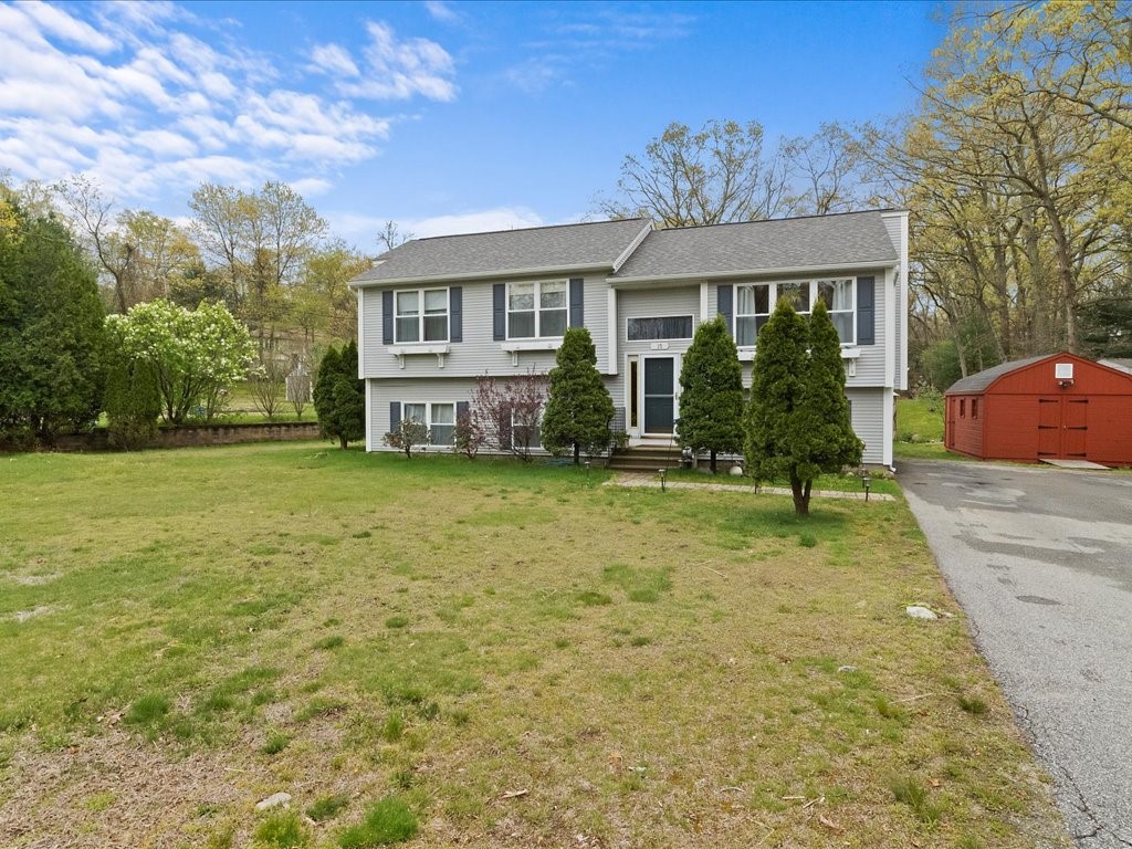 15 Colvintown Road Coventry, RI 02816 - Photo 2 of 23