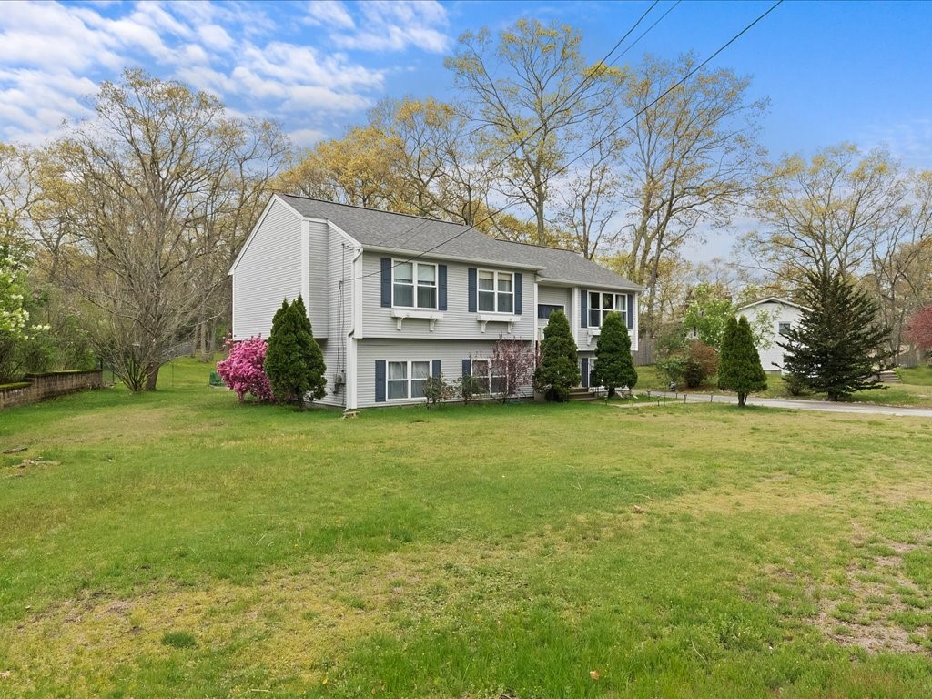 15 Colvintown Road Coventry, RI 02816 - Photo 3 of 23