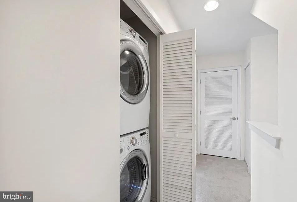928 Wallace Street Philadelphia, PA 19123 - Photo 6 of 19 a view of a hallway with washer and dryer