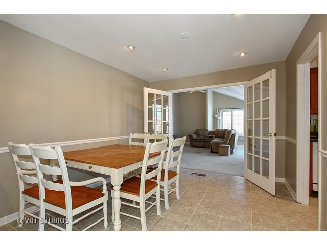 515 Ranch Road Wheaton, IL 60187 - Photo 5 of 14