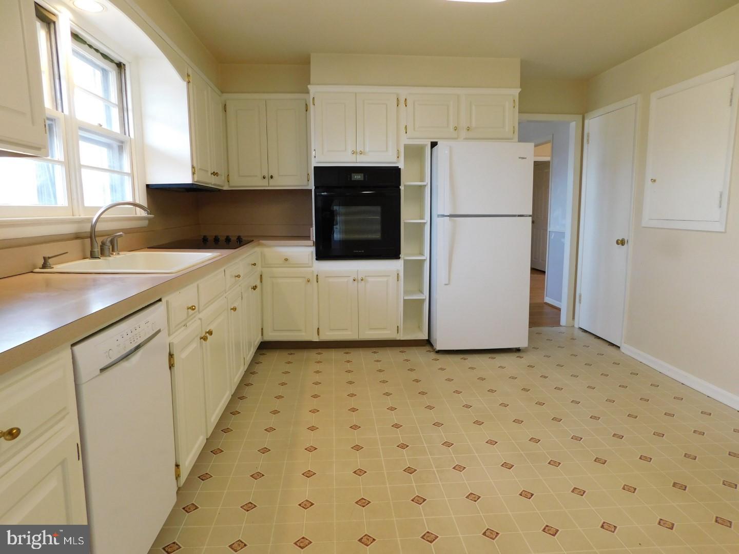666 West Sandy Ridge Road Doylestown, PA 18901 - Photo 1 of 21