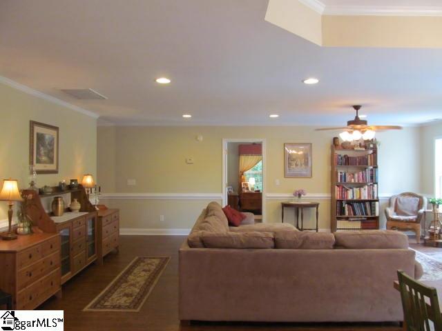 212 Byars Street Greer, SC 29651 - Photo 6 of 25 Gallery Image 6