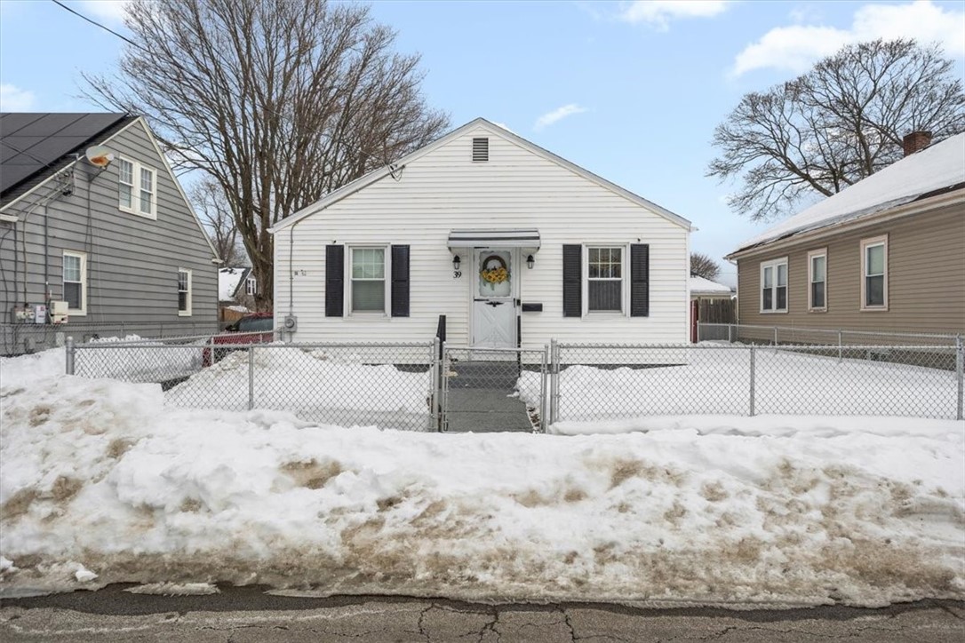 39 Clinton Street Pawtucket, RI 02861 - Photo 1 of 26