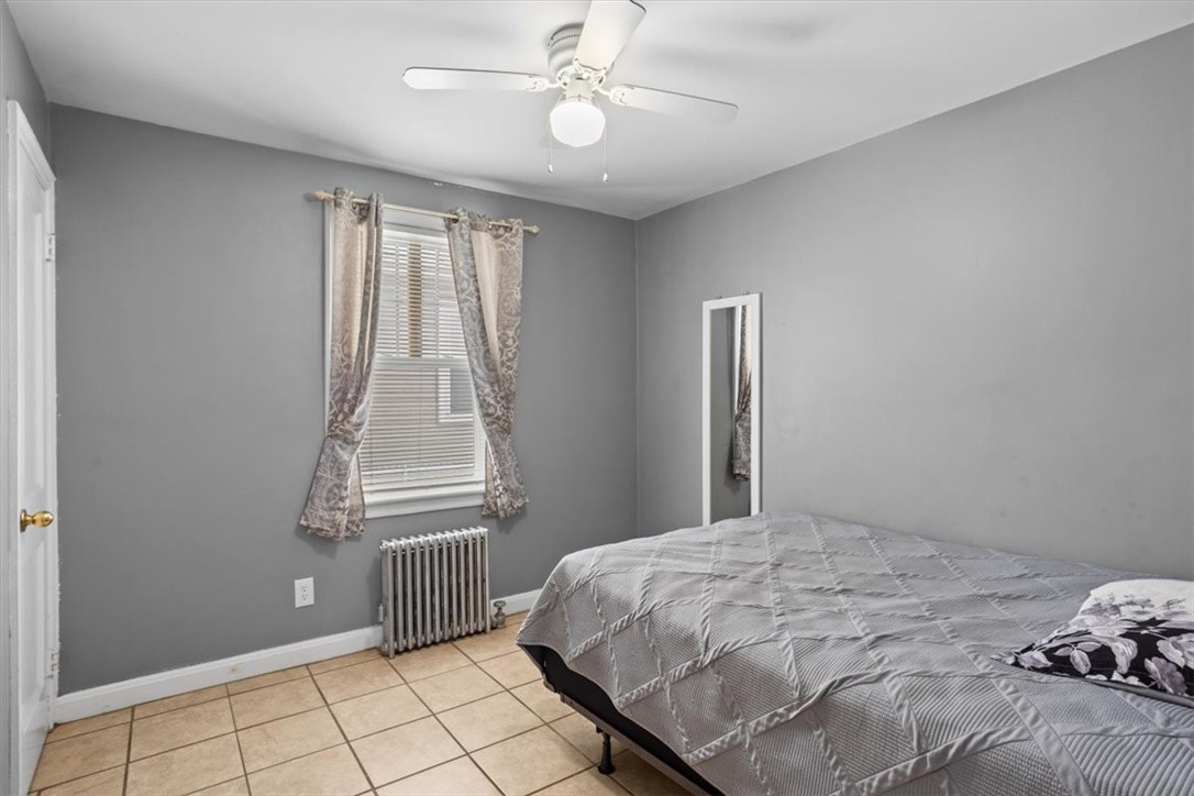 39 Clinton Street Pawtucket, RI 02861 - Photo 11 of 26