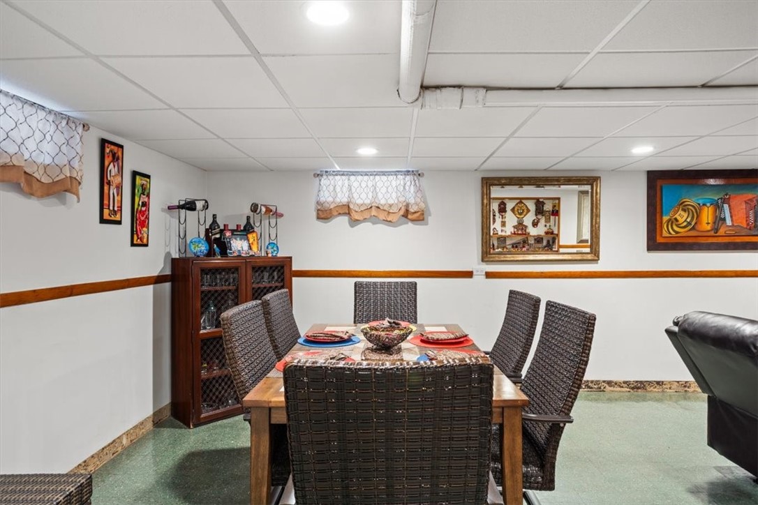 39 Clinton Street Pawtucket, RI 02861 - Photo 17 of 26