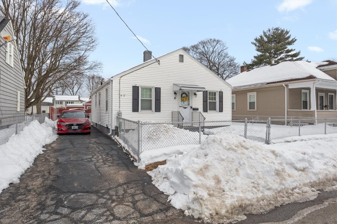 39 Clinton Street Pawtucket, RI 02861 - Photo 21 of 26