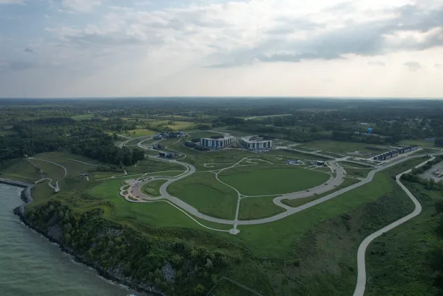 $239,900 | 9401 South Lk Vista Parkway, Unit 3005, Oak Creek, WI 53154