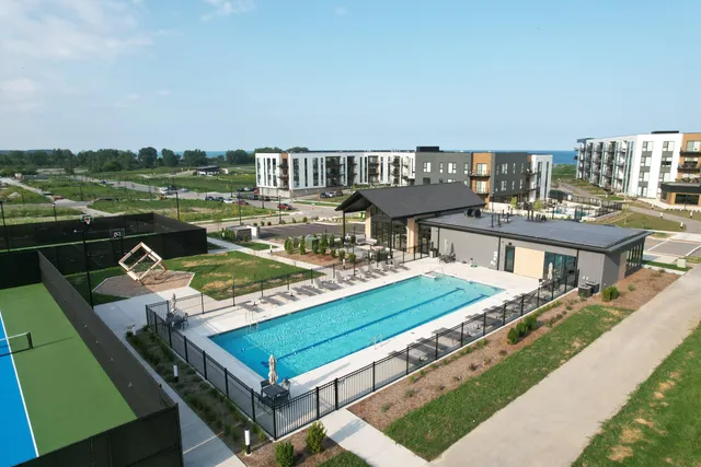 $239,900 | 9401 South Lk Vista Parkway, Unit 3005, Oak Creek, WI 53154