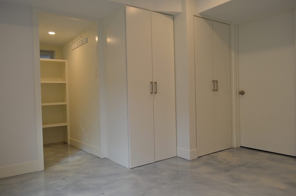 10 Gloucester Avenue, Unit B Gloucester, MA 01930 - Photo 7 of 13 an empty room with closet