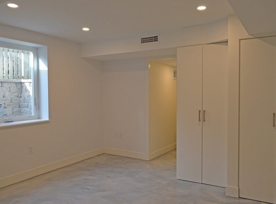 10 Gloucester Avenue, Unit B Gloucester, MA 01930 - Photo 9 of 13 a view of an empty room