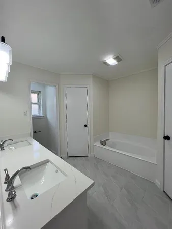 $2,200 | 1500 Hyde Park Boulevard, Cleburne, TX 76033