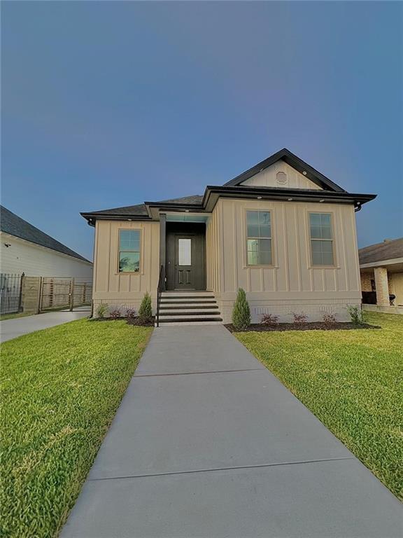 8545 Victory Drive Chalmette, LA 70043 - Photo 3 of 34
