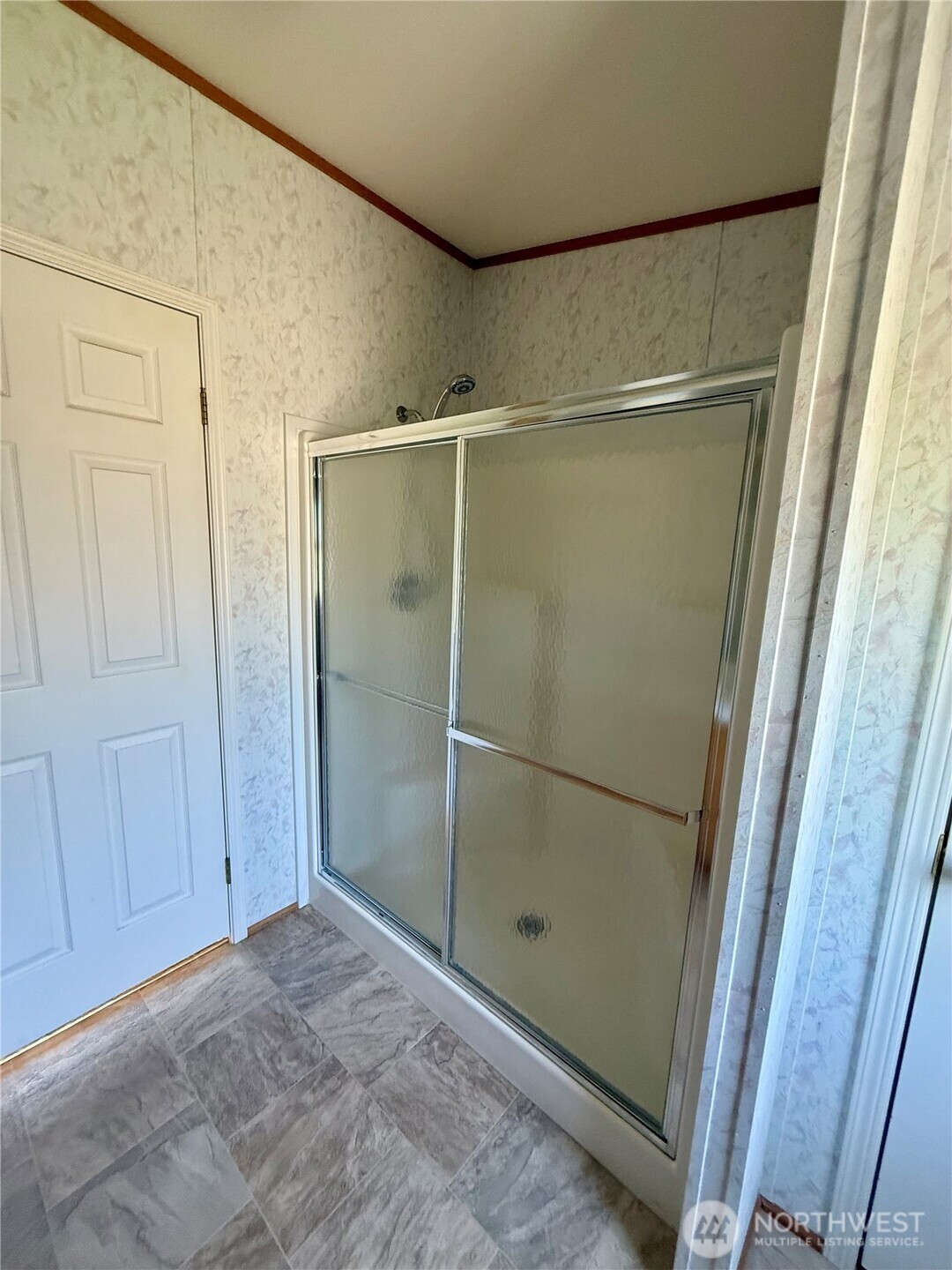 1628 Pleasant Avenue Wenatchee, WA 98801 - Photo 19 of 24 a view of an empty room