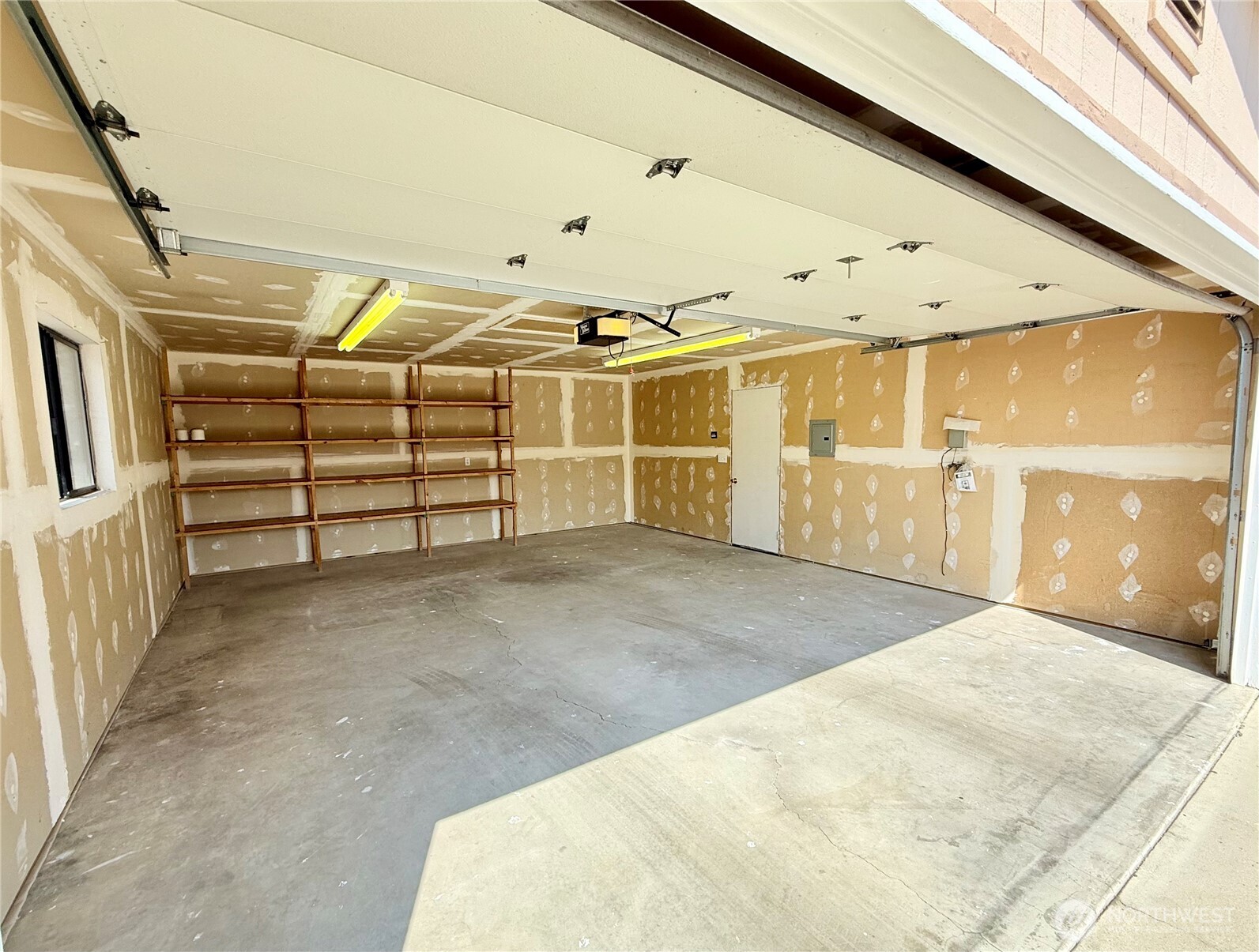 1628 Pleasant Avenue Wenatchee, WA 98801 - Photo 23 of 24 a view of a garage