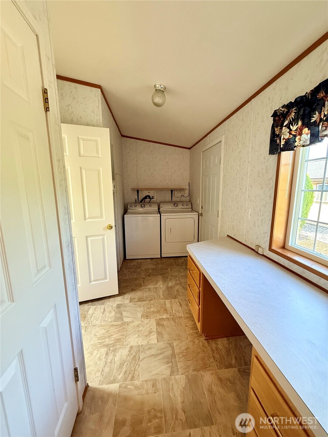 1628 Pleasant Avenue Wenatchee, WA 98801 - Photo 8 of 24 a room with storage and utility