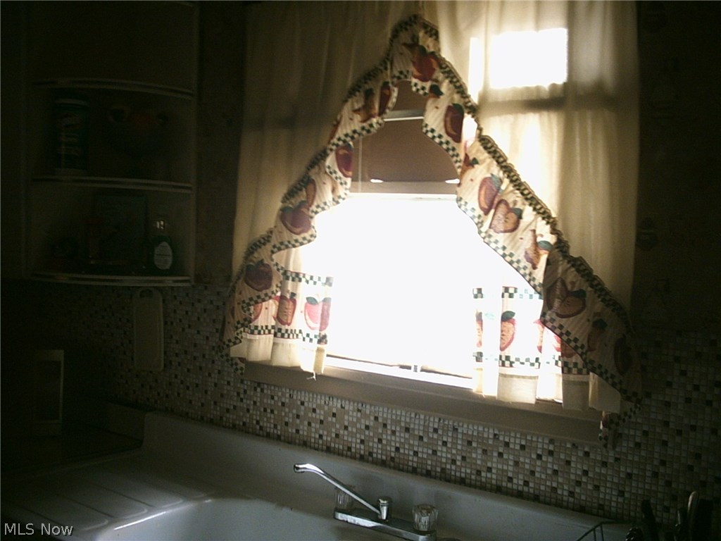 982 Chalker Street Akron, OH 44310 - Photo 8 of 8 Gallery Image 8