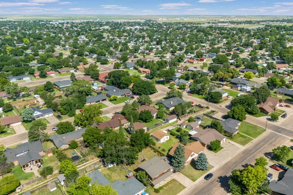 $229,000 | 121 Bailey Avenue, Dumas, TX 79029